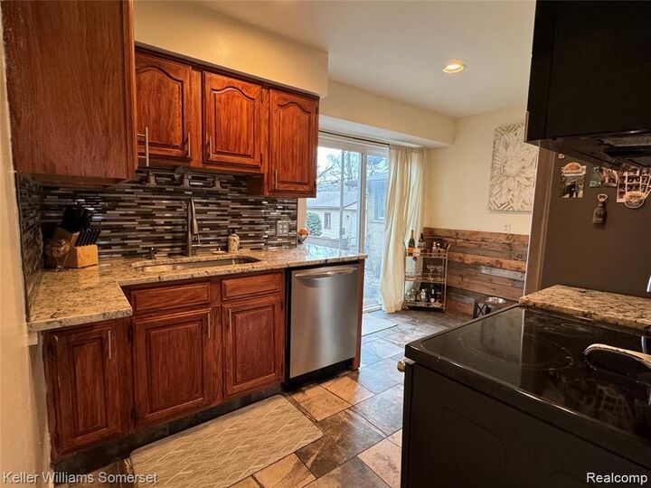 Property Photo:  116 Devillen Avenue  MI 48073 3434 