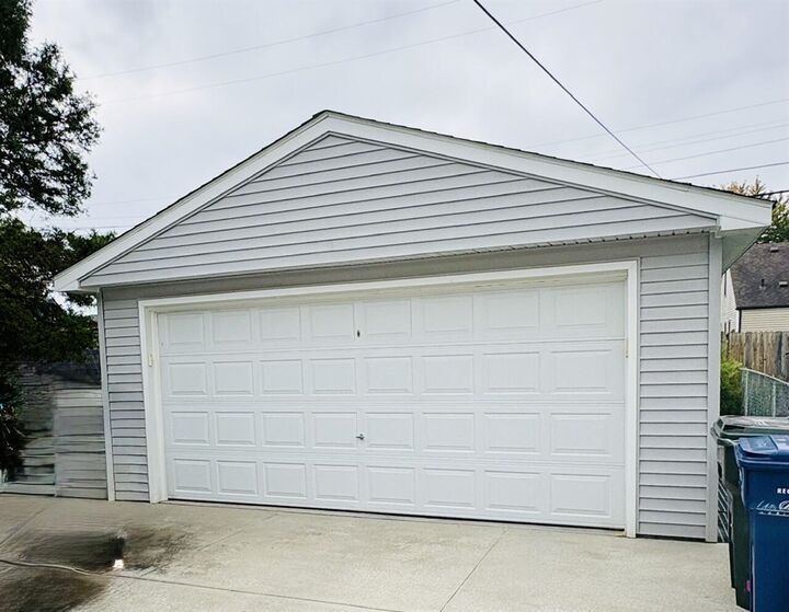 Property Photo: 1857 Council Avenue MI 48146-1207