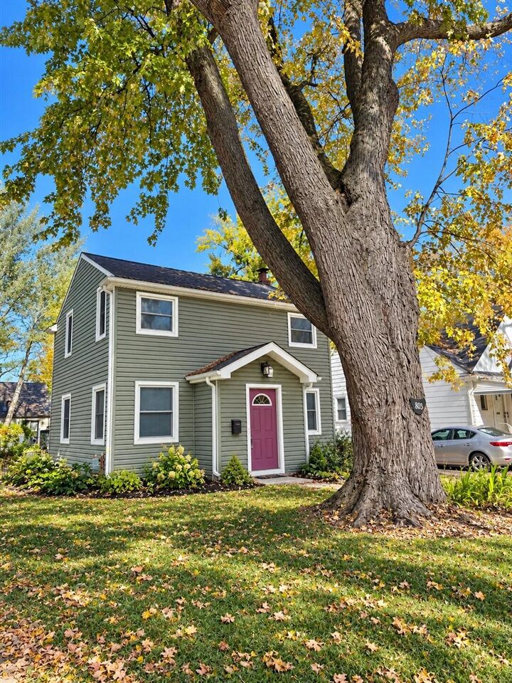 Property Photo:  803 E 3rd Street  MI 48067-2844 
