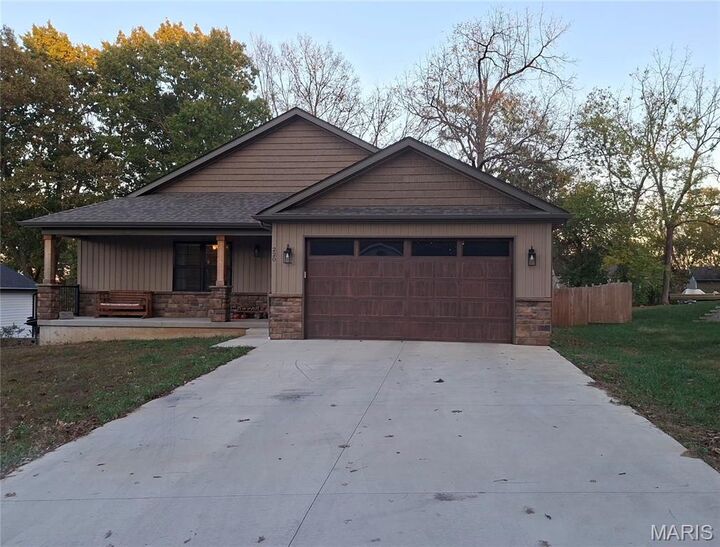 Property Photo:  220 N Spruce Street  MO 63628 