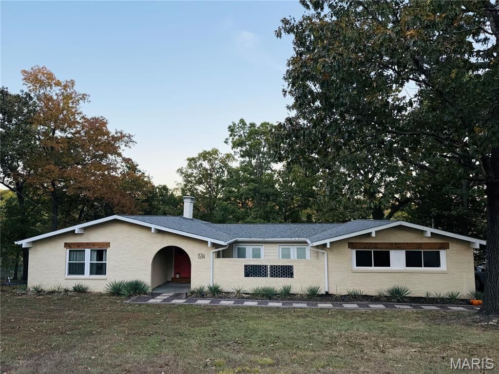 Property Photo: 1594 Rue Calais MO 63628
