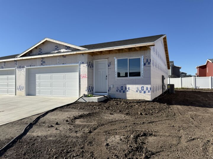 Property Photo:  1562 47th Loop SE  ND 58701 