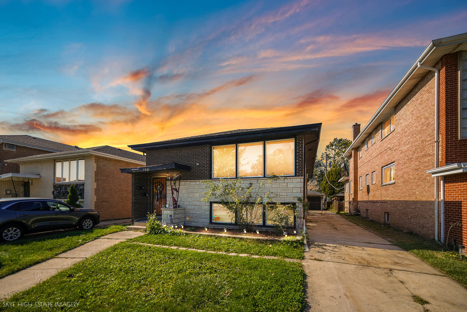 Property Photo: 322 Luella Avenue IL 60409