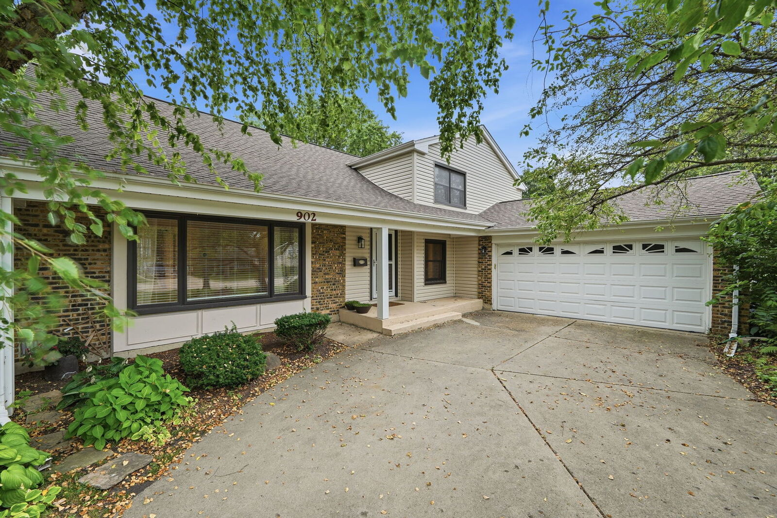 Property Photo:  902 N Rohlwing Road  IL 60074 