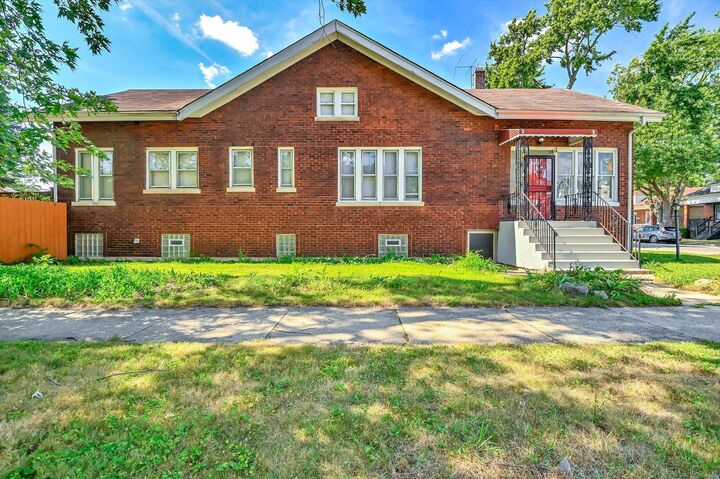 Property Photo: 657 E 90th Street IL 60619