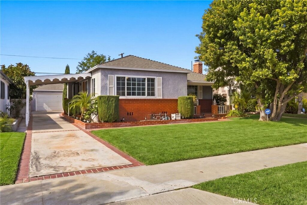 Property Photo:  1717 N Pepper  CA 91505 