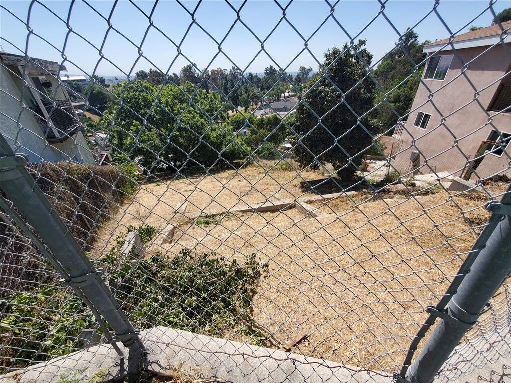 Property Photo: 1186 N Bonnie Beach Place CA 90063