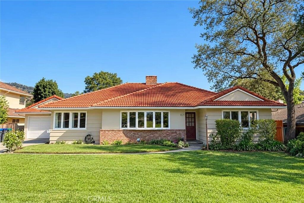 Property Photo: 1934 Highland Oaks CA 91006