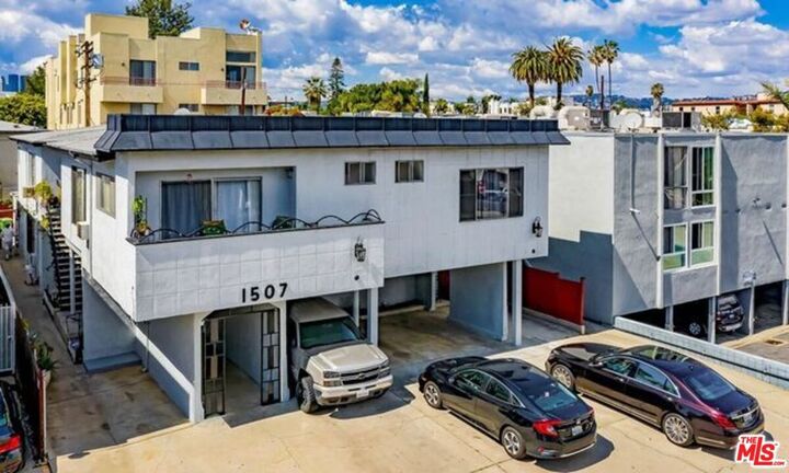 Property Photo: 1507 S Sherbourne Drive CA 90035