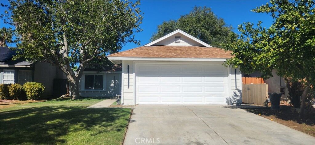 Property Photo:  544 Prairie Way  CA 92571 
