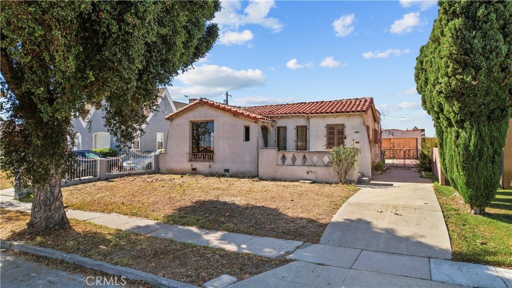 Property Photo:  9117 Dalton  CA 90047 