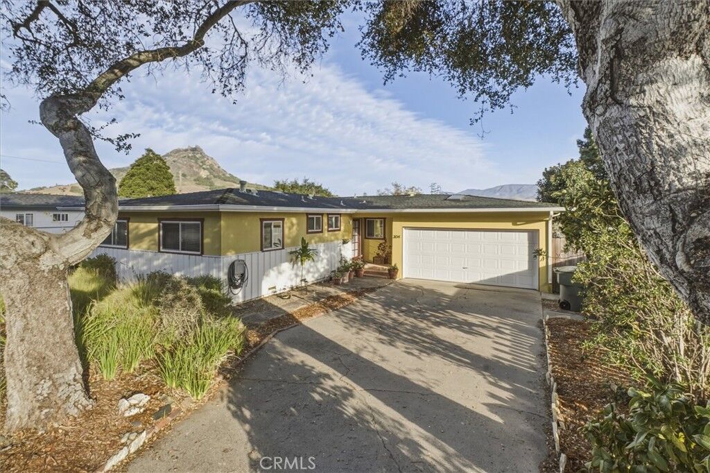 Property Photo:  304 Luneta Drive  CA 93405 