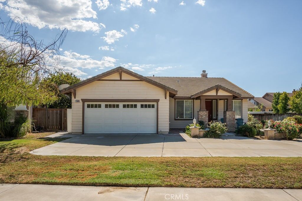 Property Photo:  23980 Old Pomegranate  CA 92887 
