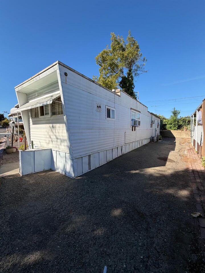 Property Photo:  1099 Market St 9  CA 95991 