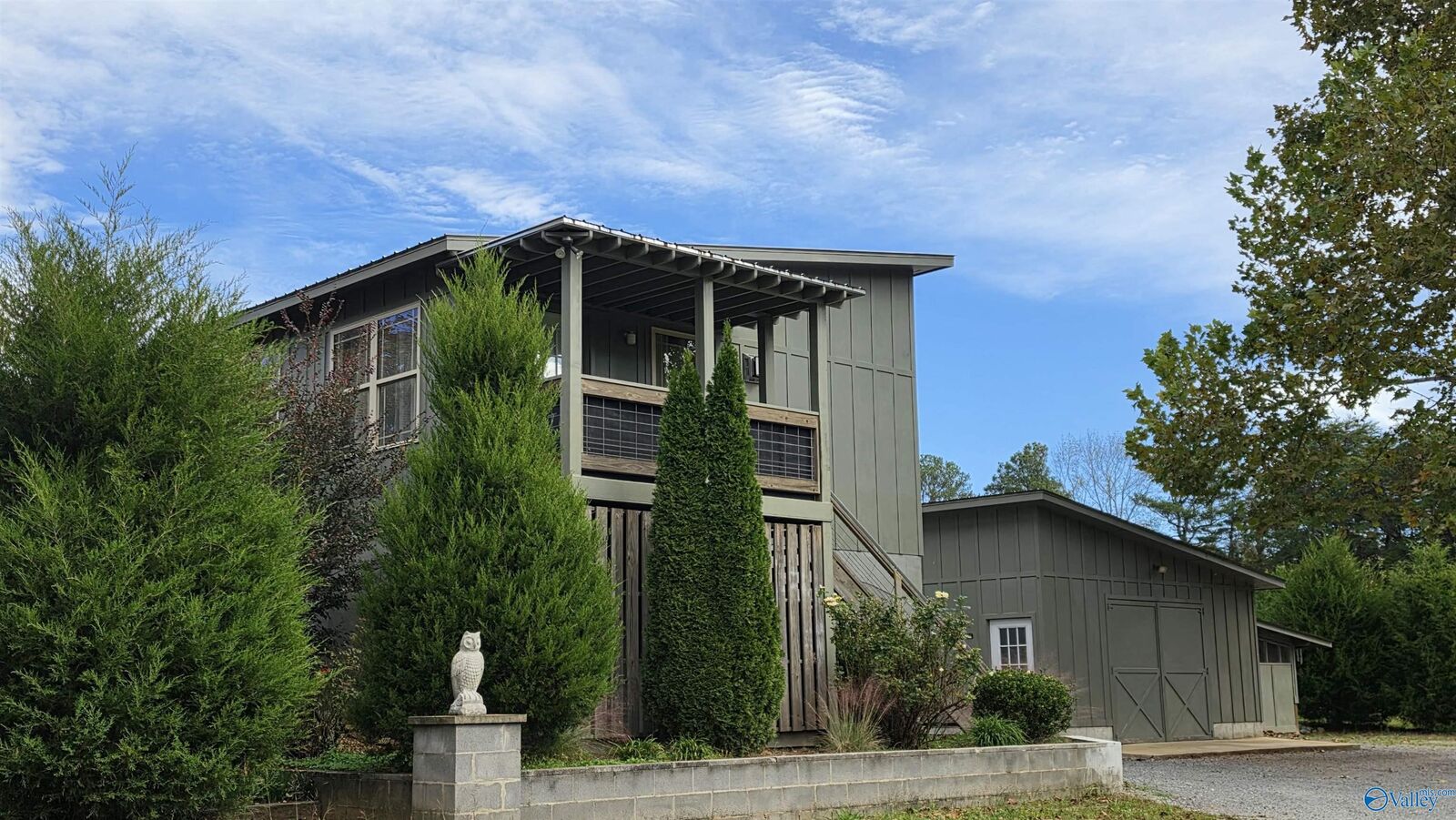 Property Photo: 6111 Mitchell Road NE AL 35967