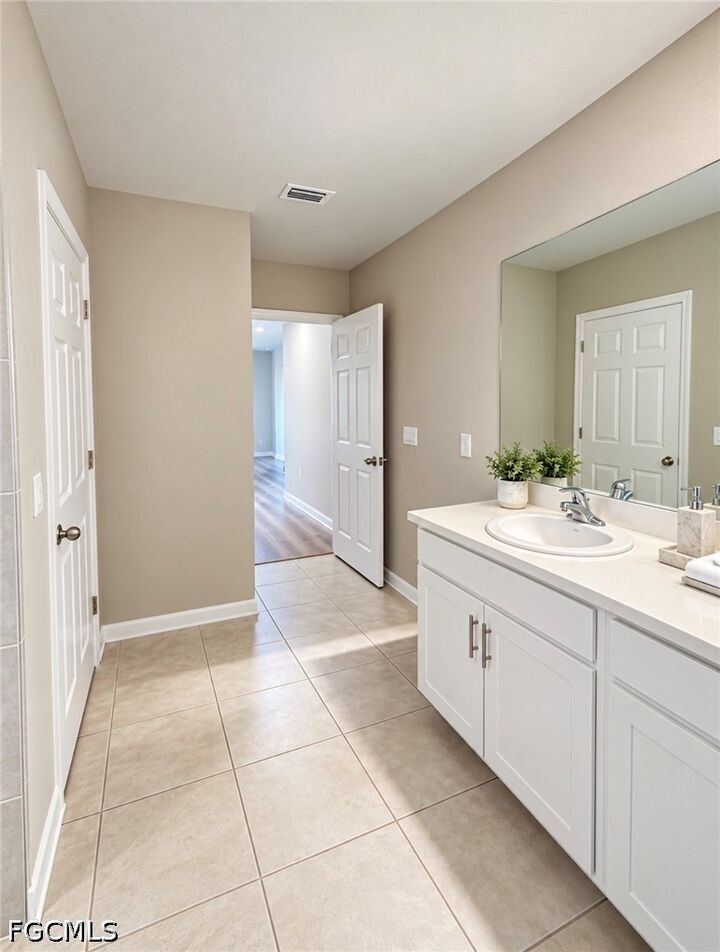 Property Photo: 334 Kismet Parkway E FL 33909