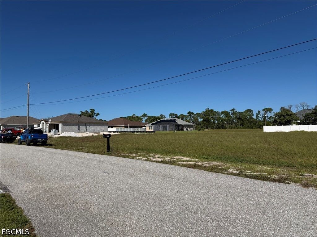 Property Photo: 29 NW 33rd Terrace FL 33993