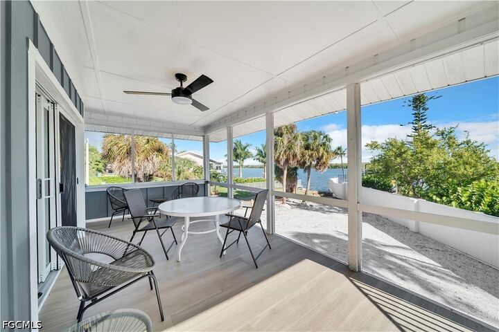 Property Photo: 190 Bayview Avenue FL 33931