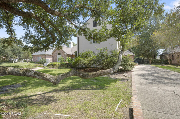 Property Photo: 18939 Saint Clare Drive LA 70810