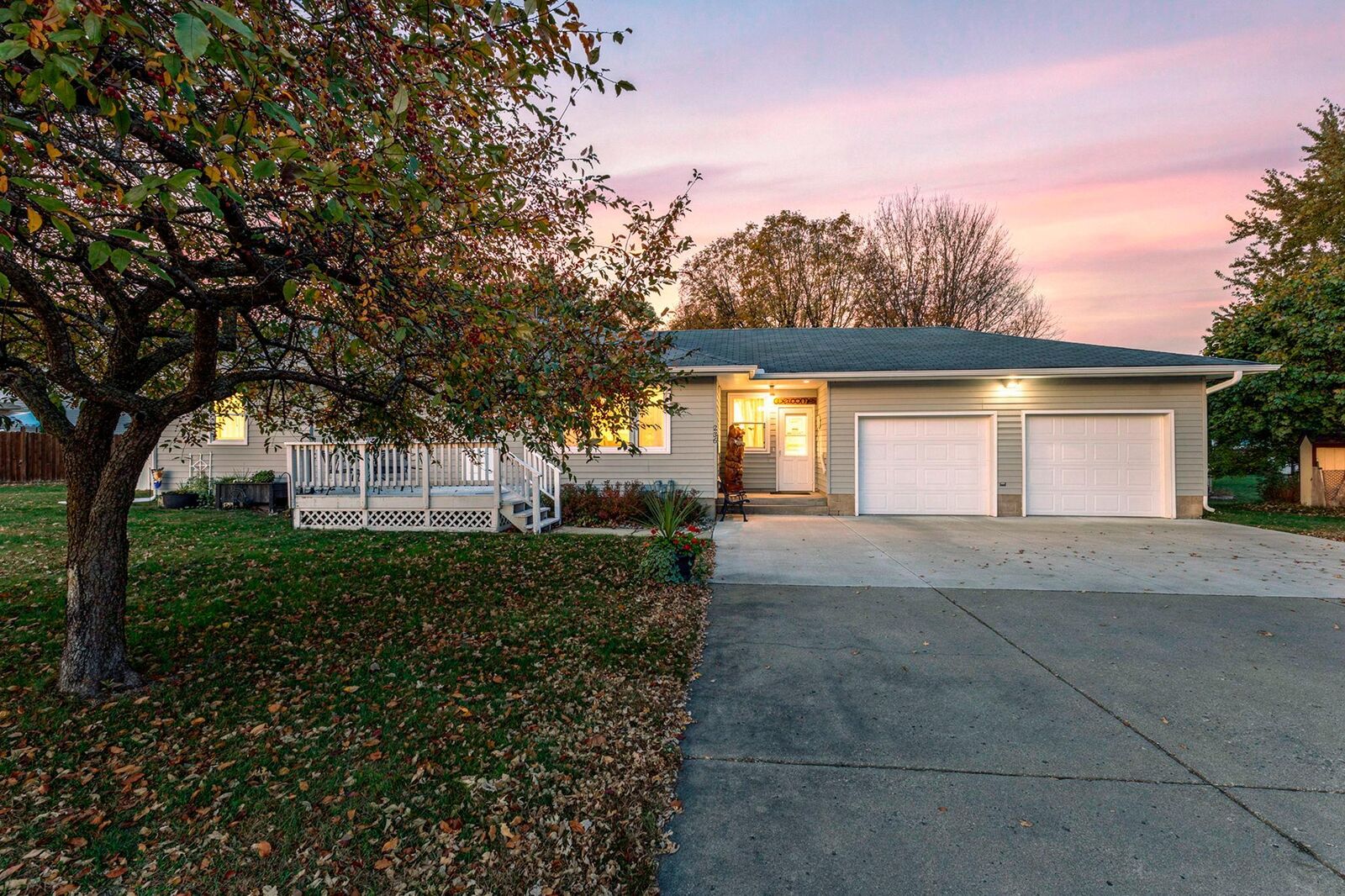 Property Photo:  236 Knollwood Street W  MN 55302 