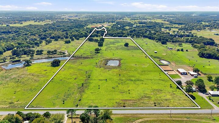 Property Photo: 1052 Bones Chapel Road TX 76273