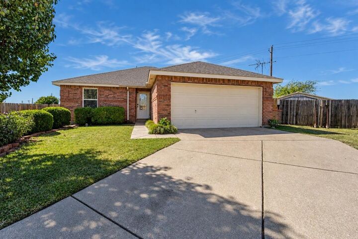 Property Photo: 413 Bonnie Court TX 75409