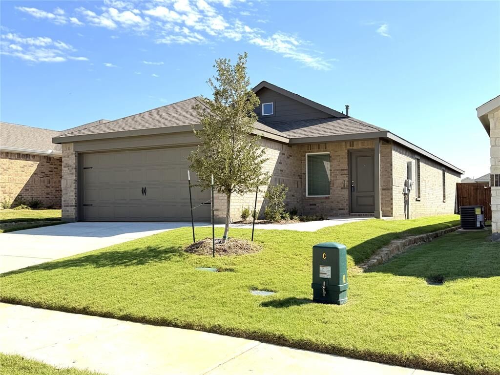 Property Photo:  2557 Guineas Lane  TX 76227 