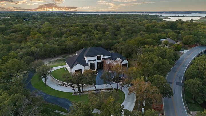 Property Photo:  2800 N Kimball Avenue  TX 76092 
