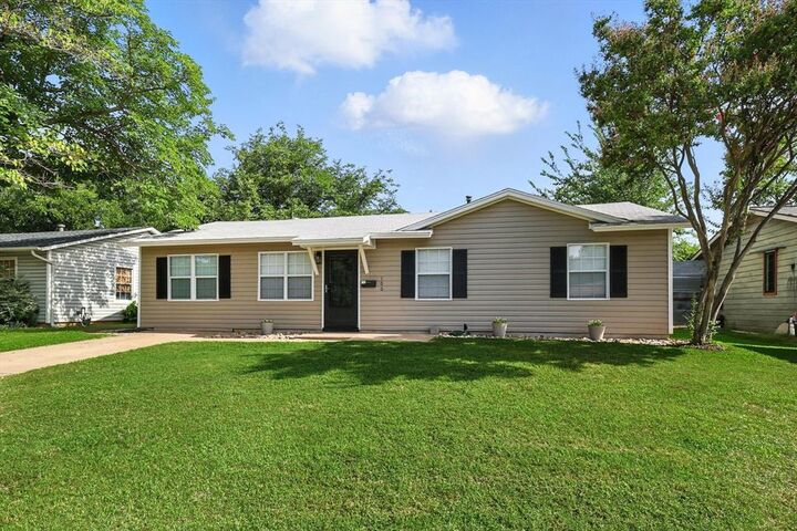 Property Photo:  106 Tarrant Drive  TX 76039 