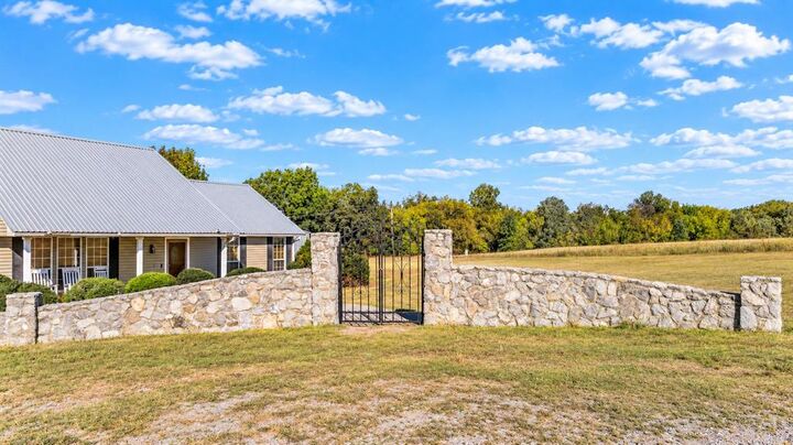 Property Photo: 26034 Indian Meridian Road OK 73098