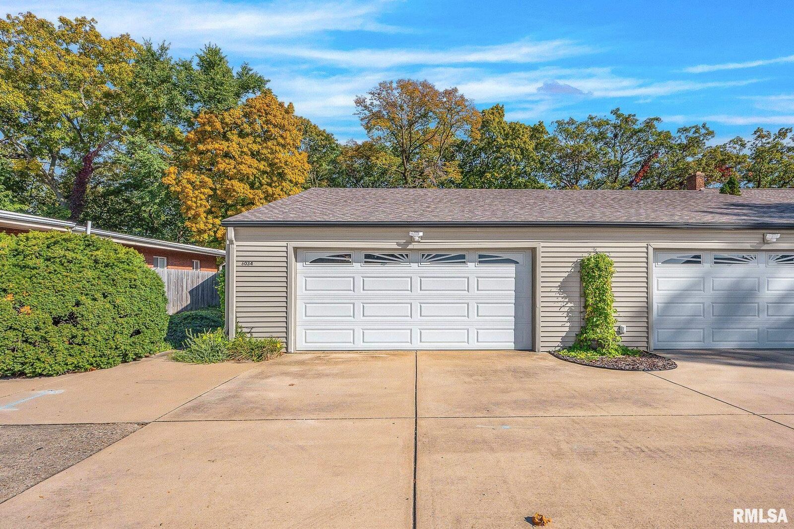 Property Photo:  6034 N Knoxville Avenue  IL 61614 