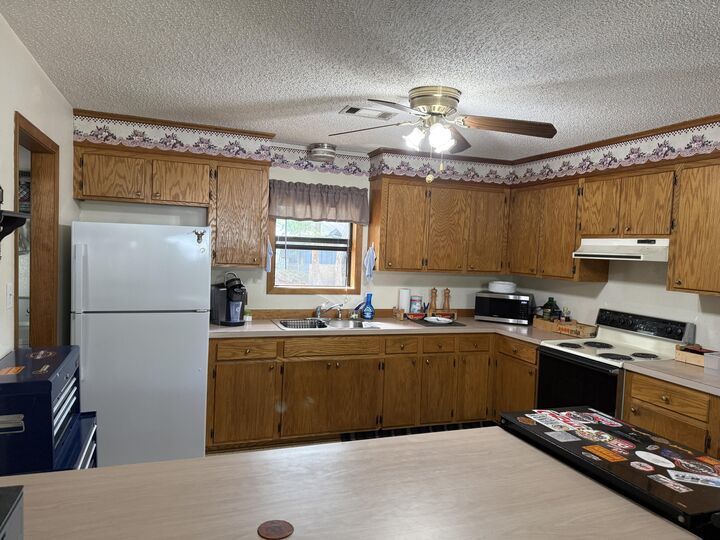 Property Photo: 1311 W Port St LA 70634