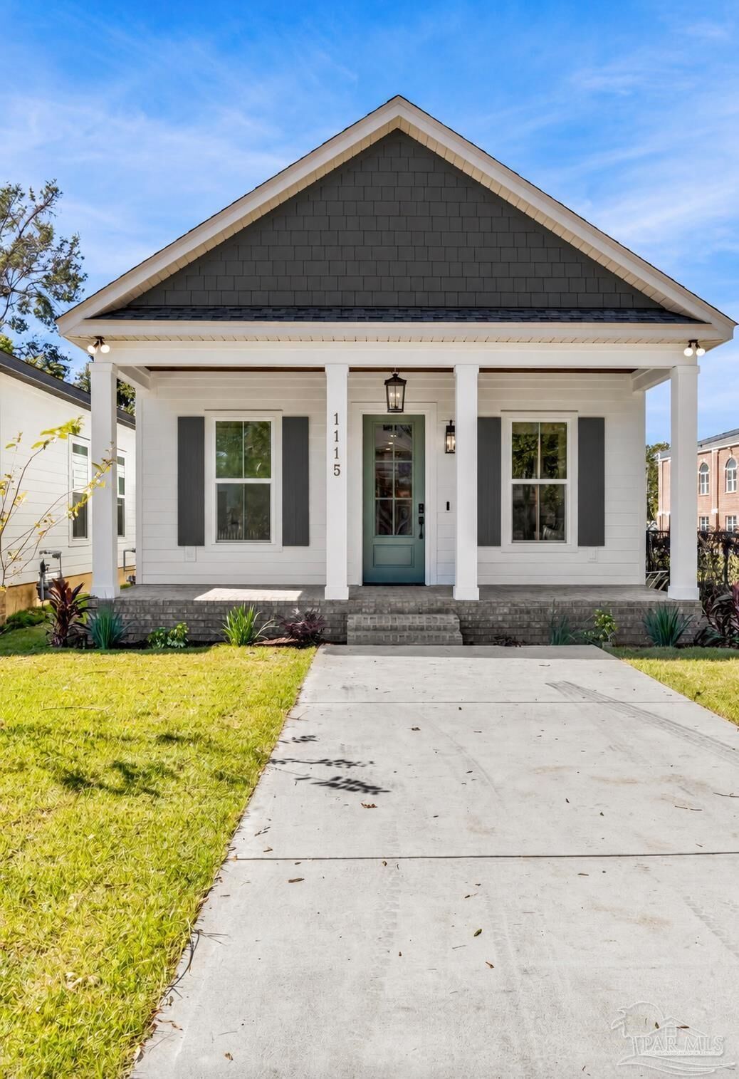 Property Photo: 1115 N 7th Ave FL 32503