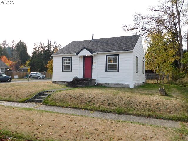 Property Photo:  607 Madison Ave  OR 97064 
