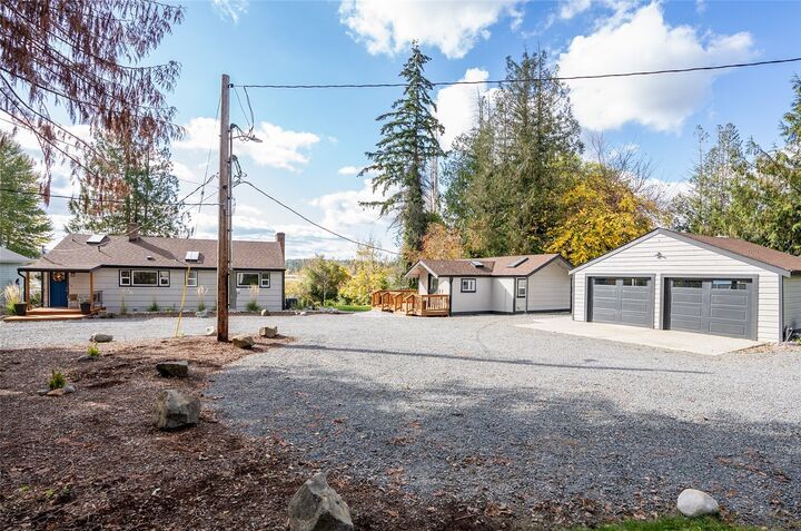 Property Photo: 40604 S Silver Lake Road E WA 98328