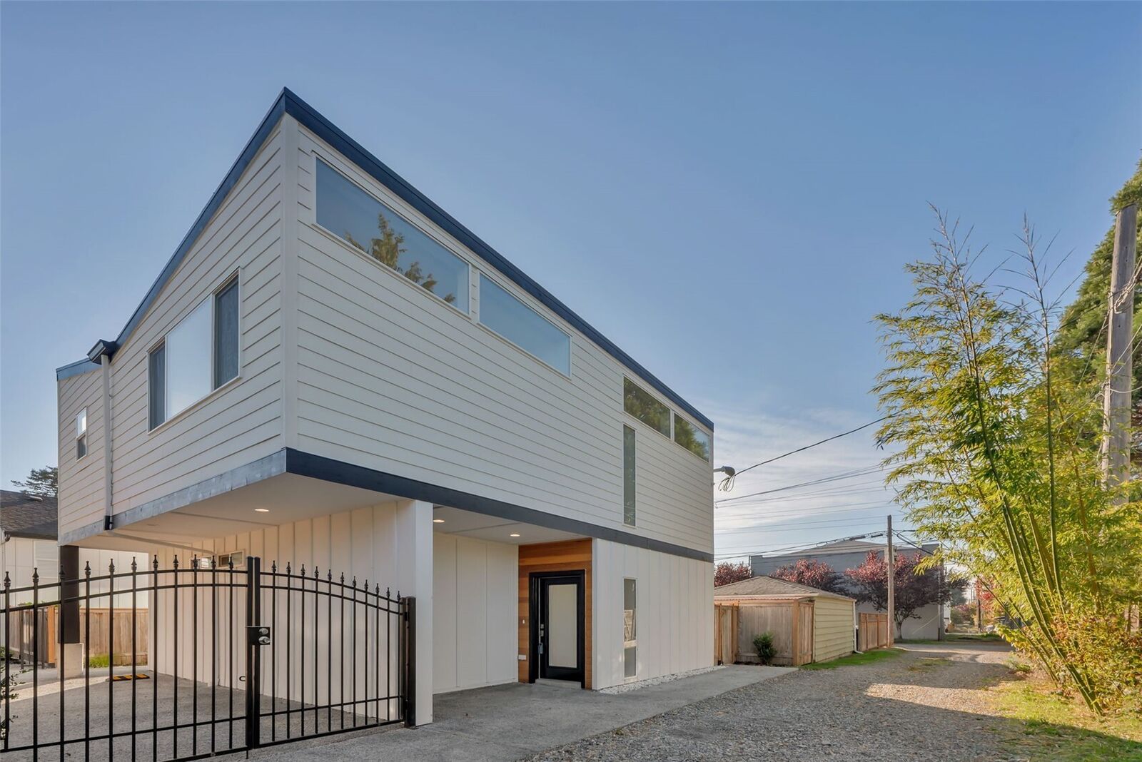 Property Photo: 708 N 102nd WA 98133