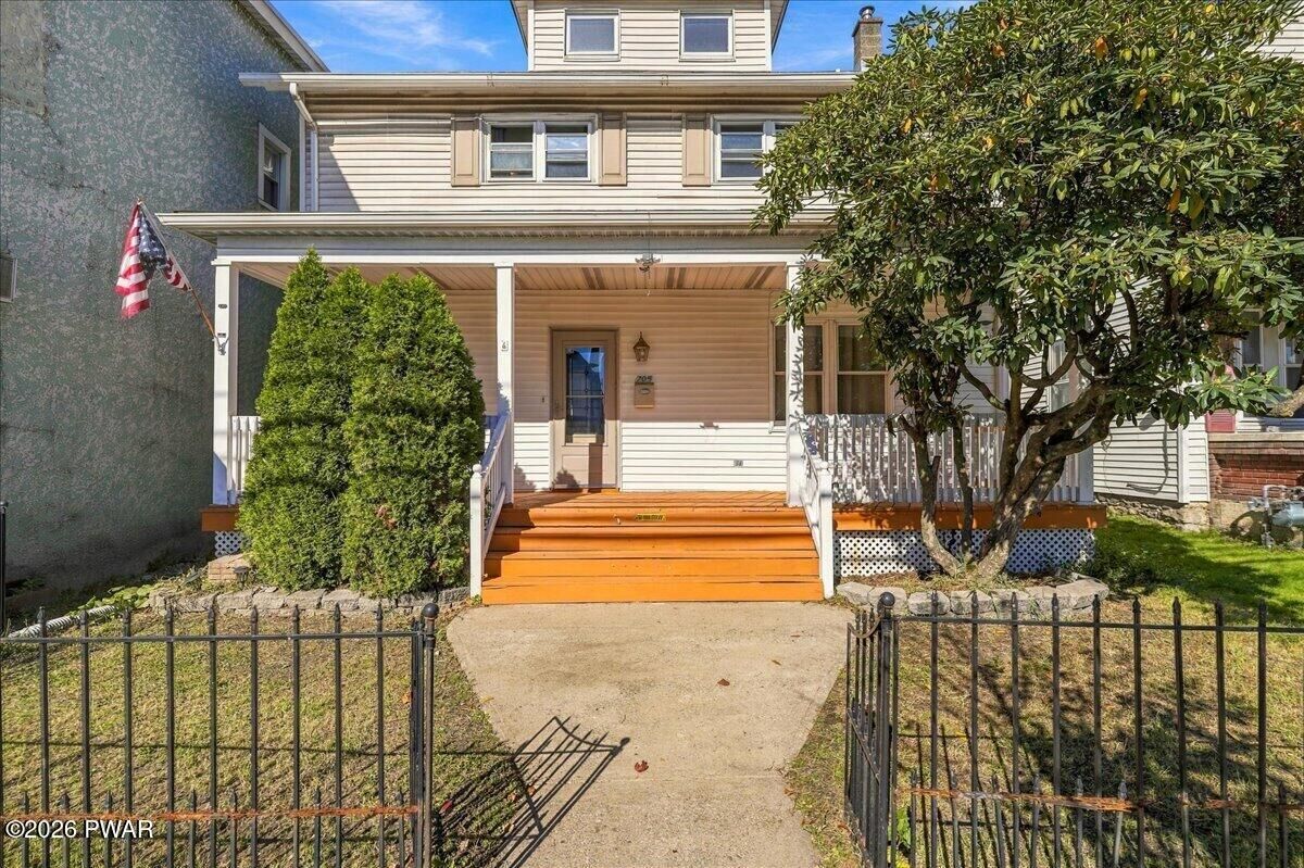 Property Photo:  703-705 Main Street  PA 18519 