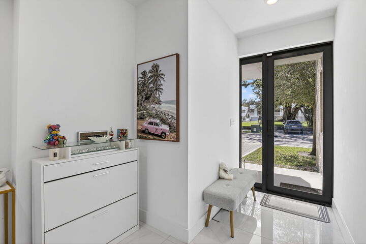 Property Photo:  4173 N Oak Place  FL 33314 