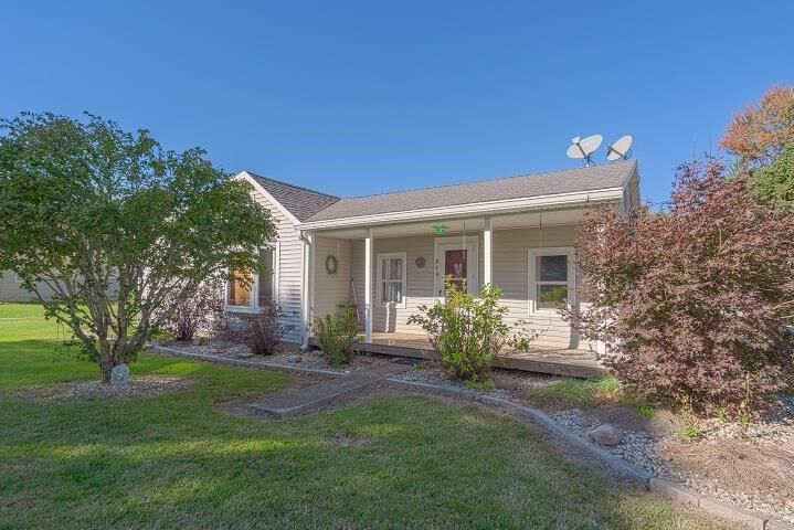 Property Photo:  513 King Street  IN 47370 