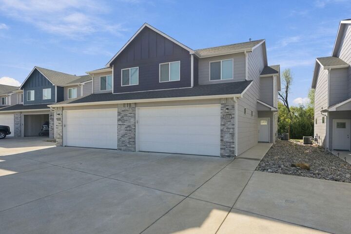 Property Photo:  4761 E 45th St N  KS 67220-2445 