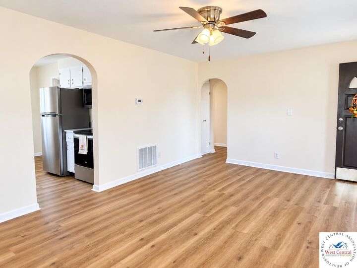 Property Photo: 304 S Illinois MO 65332