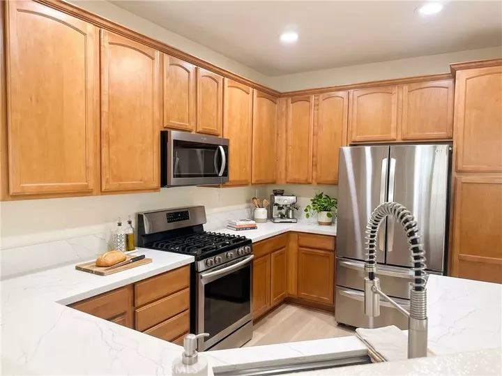 Property Photo:  15632 Vista Way 100  CA 92532 