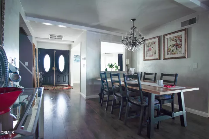 Property Photo:  949 Calle Ruiz  CA 91360 