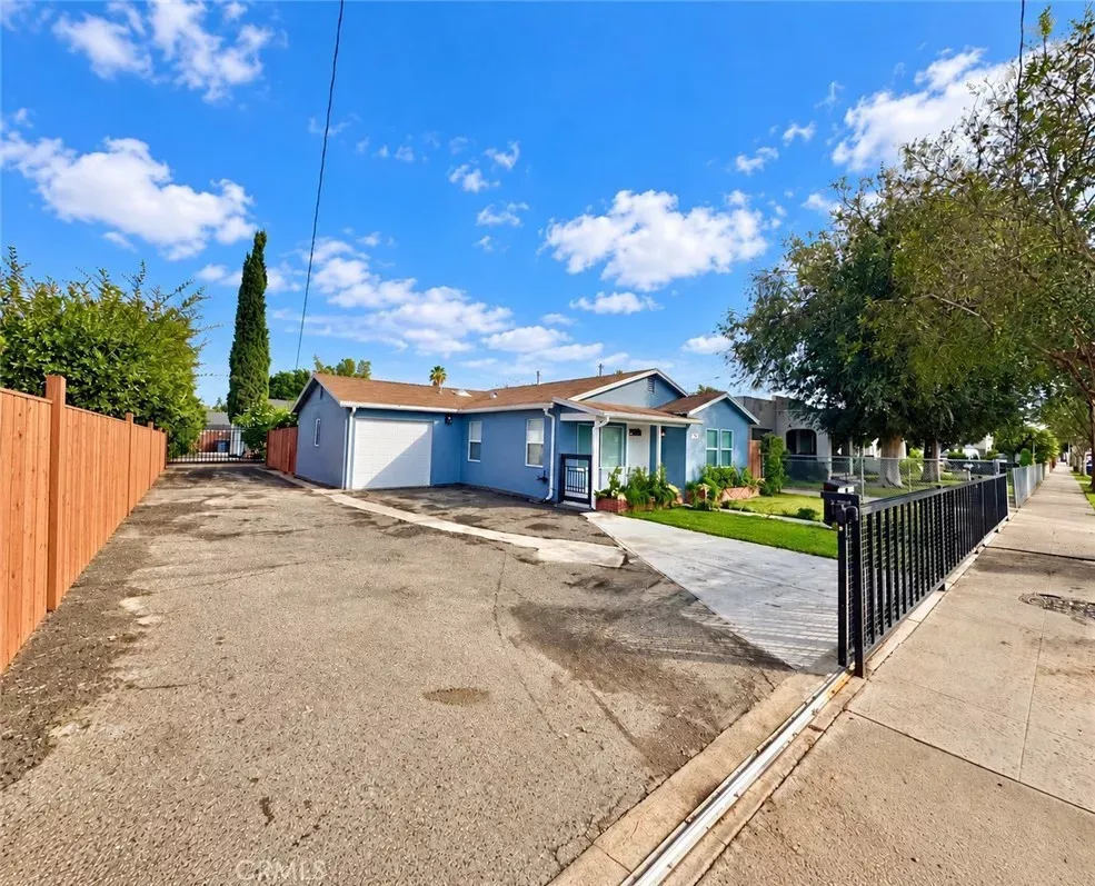 Property Photo:  215 N McClay Street  CA 92701 