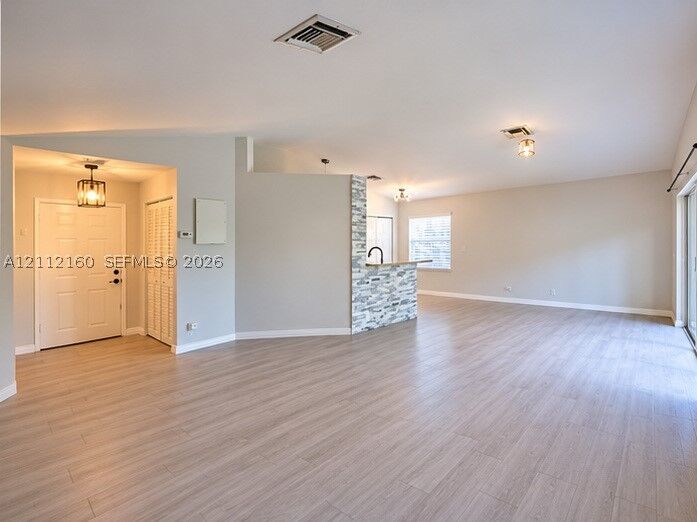 Property Photo:  1867 Andromeda Ln  FL 33327 