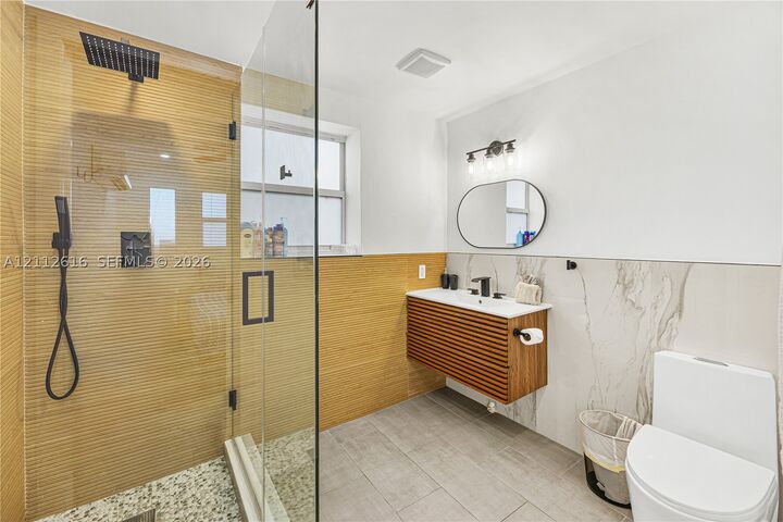 Property Photo:  817 Tyler St 9  FL 33019 