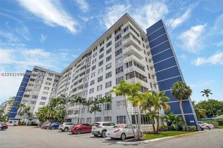 Property Photo:  4350 Hillcrest Dr 411  FL 33021 