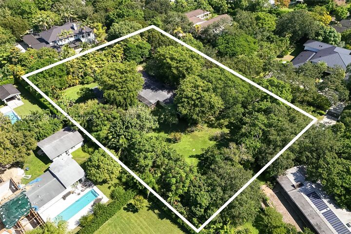 Property Photo:  11600 SW 69th Ave  FL 33156 