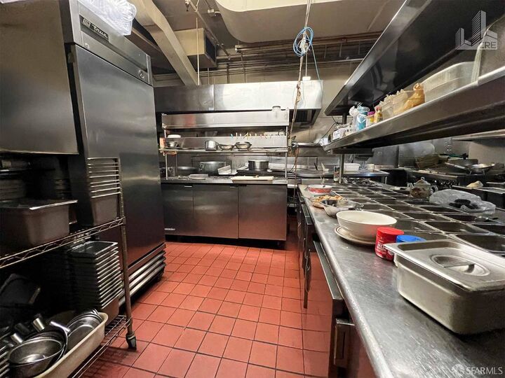 Property Photo: 670 Broadway CA 94133