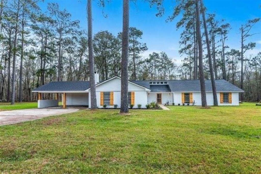 Property Photo: 25228 Highway 165 LA 70648